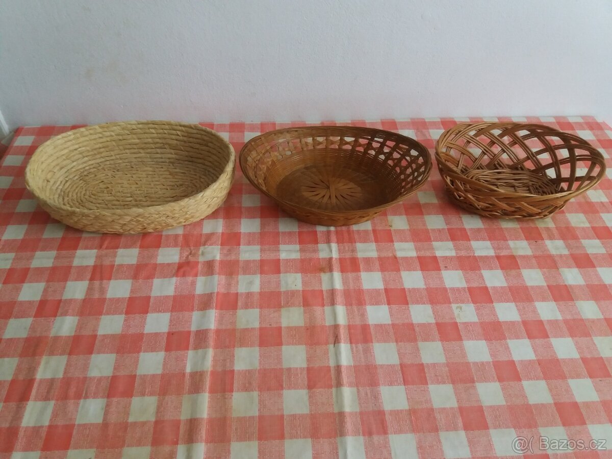 Proutěné košíky a ošatky. - 3
