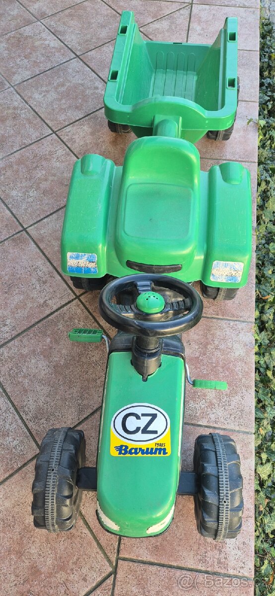 Šlapací traktor s vlekem - 3