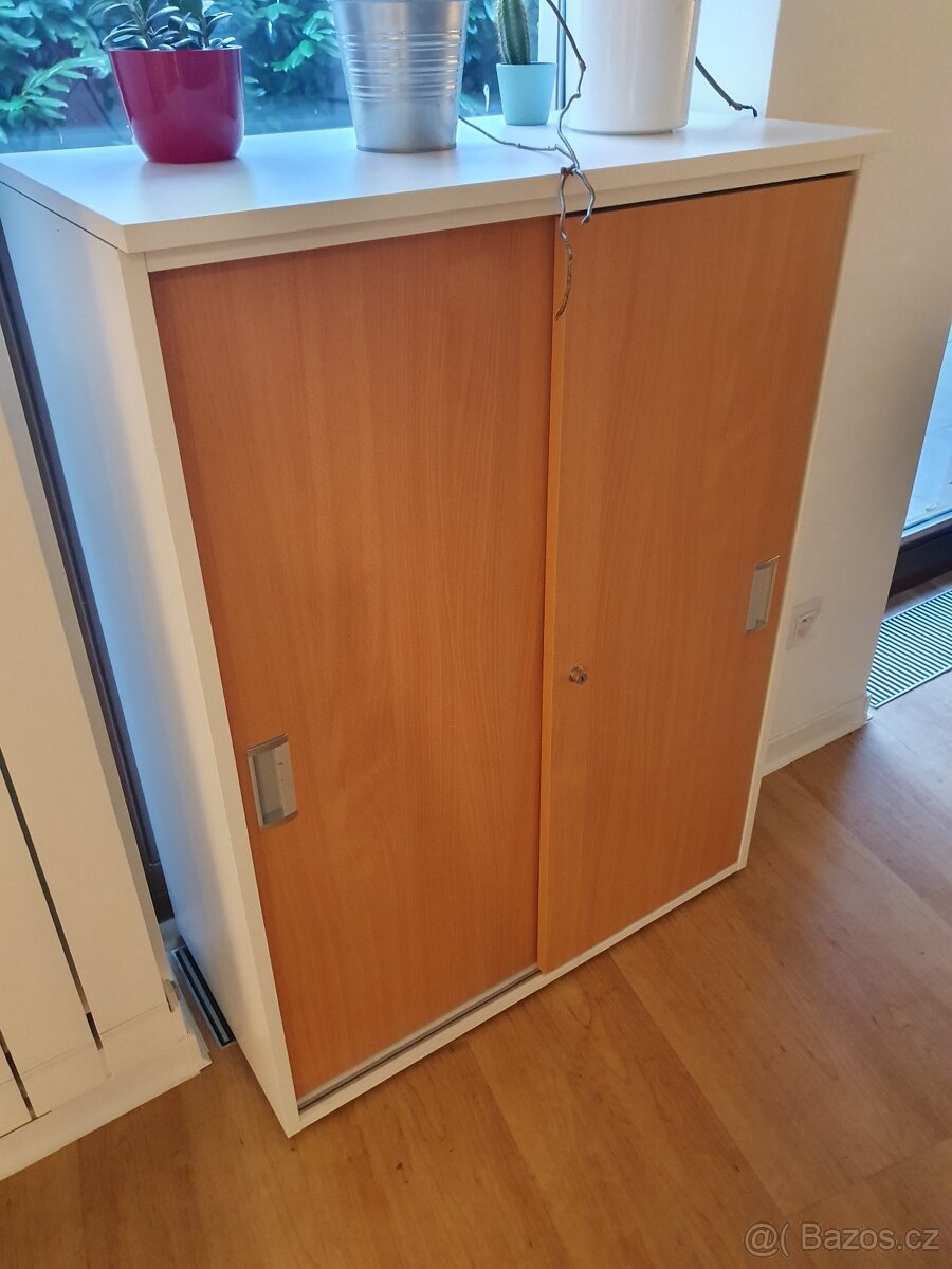 Kancelářský nábytek - 3