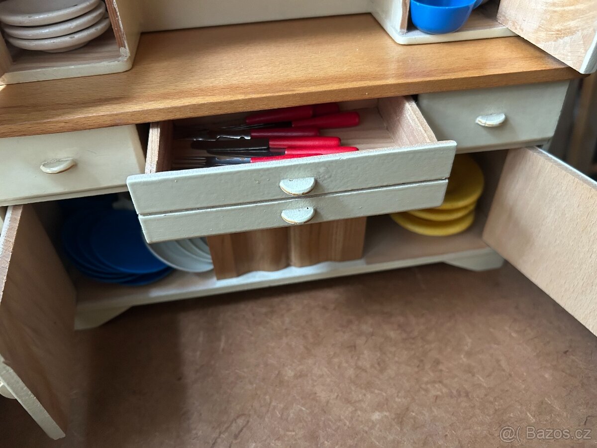 Prodám pokojíček pro panenky - kuchyňka a ložnice - 3