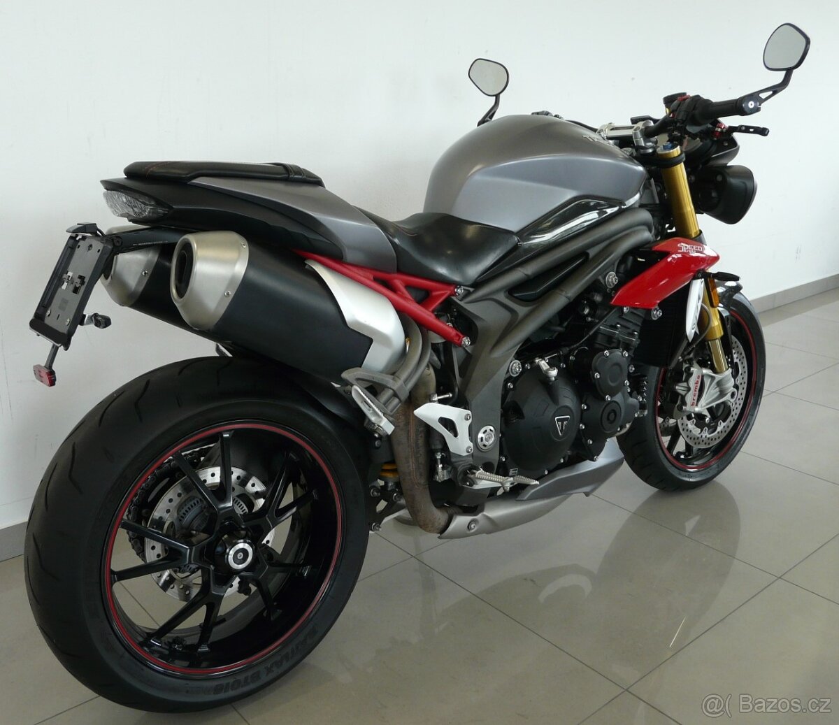 Triumph Speed Triple R 1050 - 3