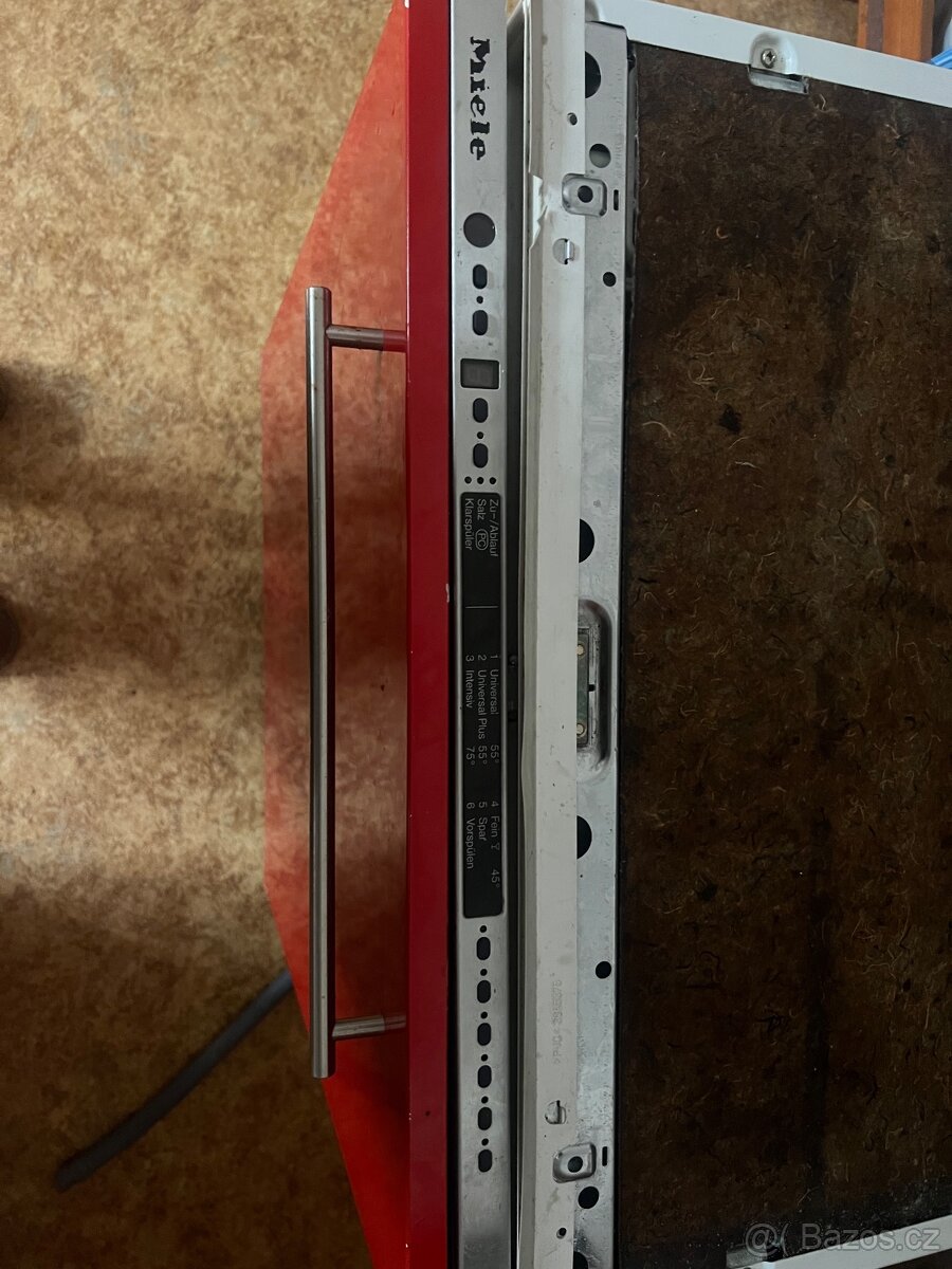 Myčka Miele - vestavná, hlásí chybu - 3