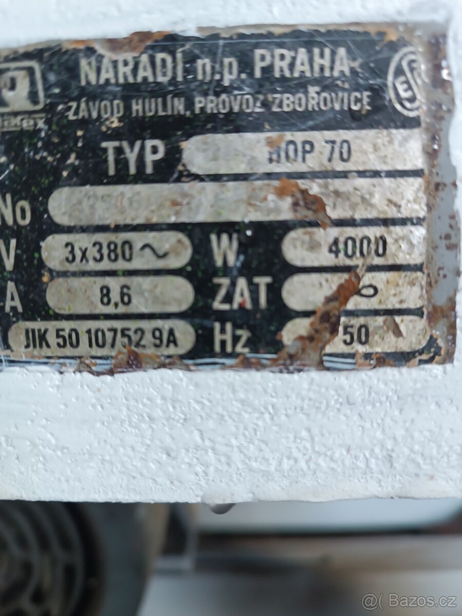 Cirkulárka s výklopným košem a hoblovkou. - 3