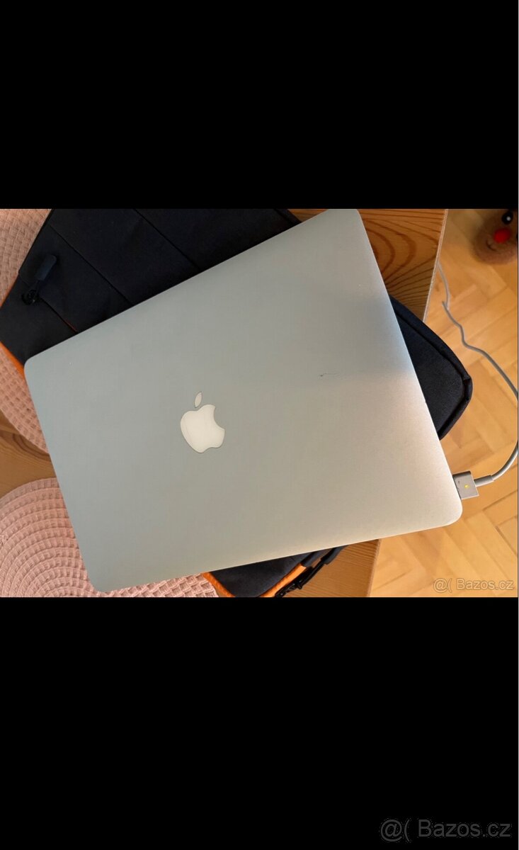 Apple MacBook (Early 2014) - 3