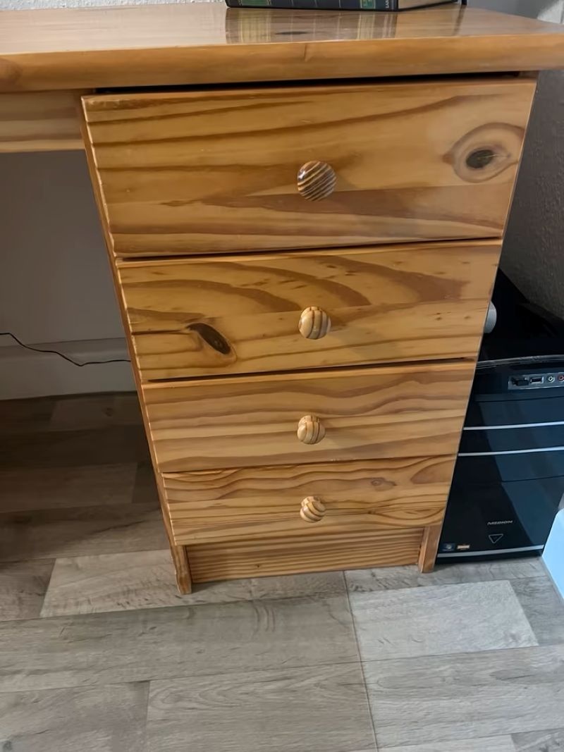 Psací stůl dřevěný - velký - 3