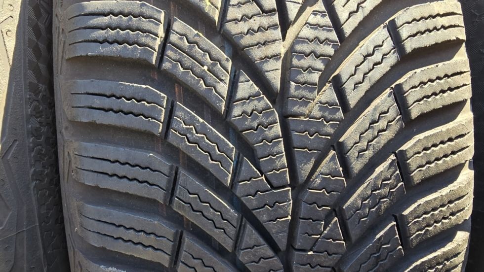 Zimní pneu 195/65/15 Continental - 3