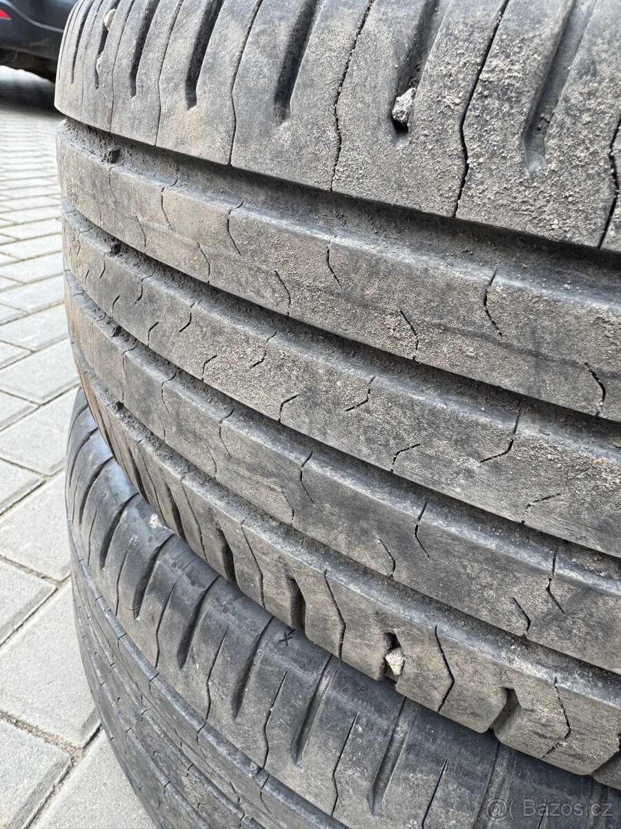 Pneu letní 215/55/17 Continental - 3
