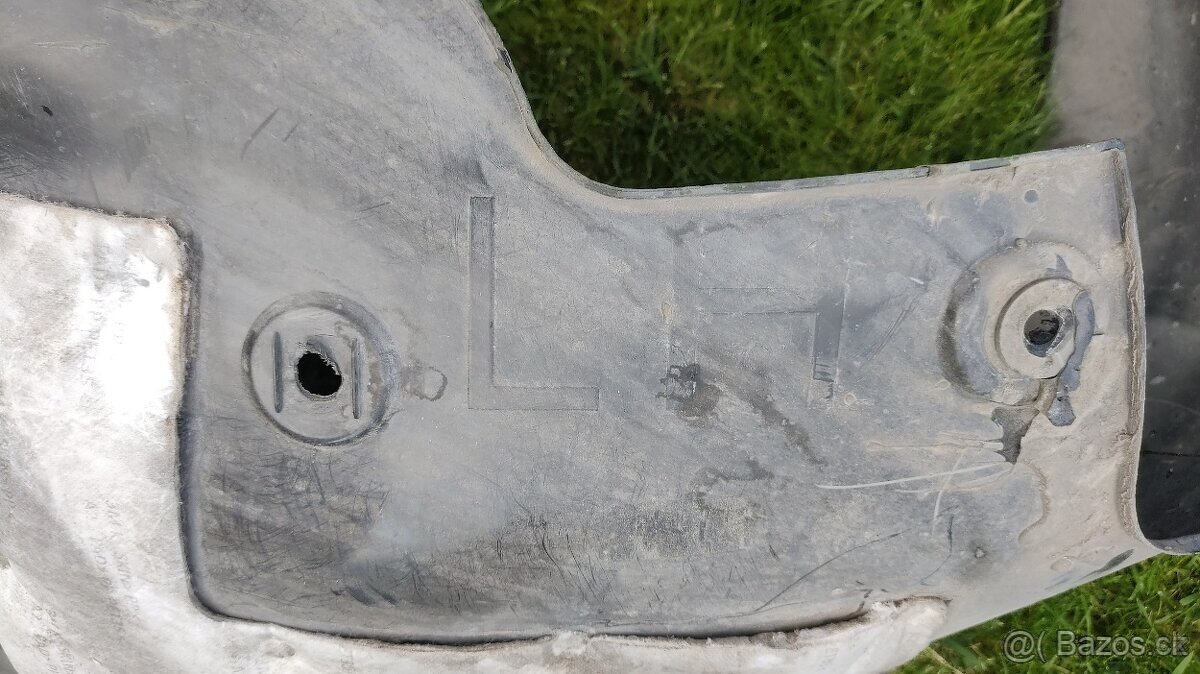 Kia Sportage IV 4 2016 - 2021 - lavy predny podblatnik - 3