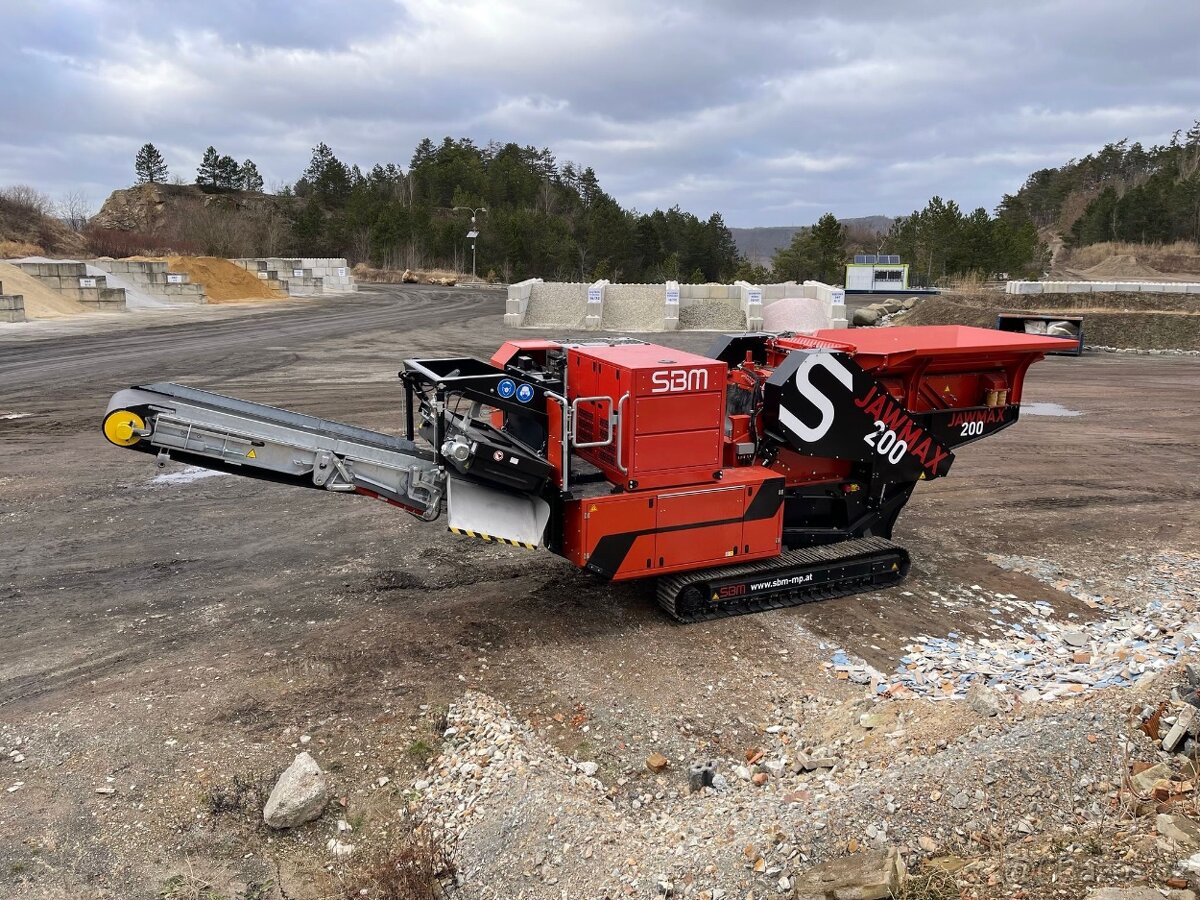 Mobilní drtič SBM Jawmax 200 - 3