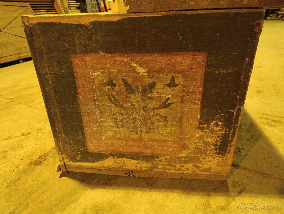 Historická malovaná truhla - 3