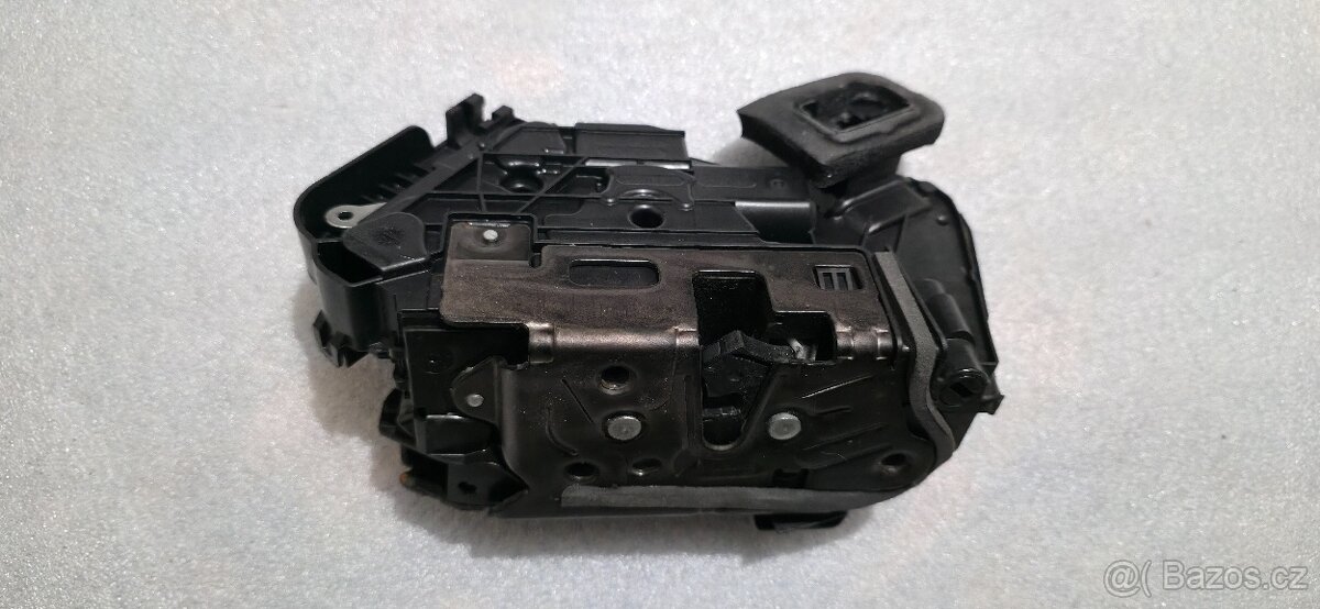 Prodám pravý přední zámek dveří. - 3