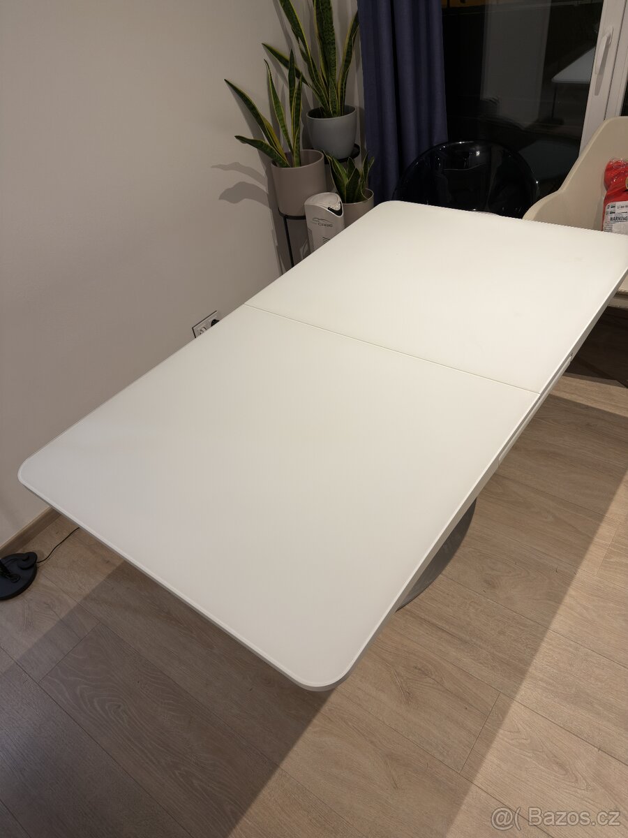 Prodám jídelní stůl - 3