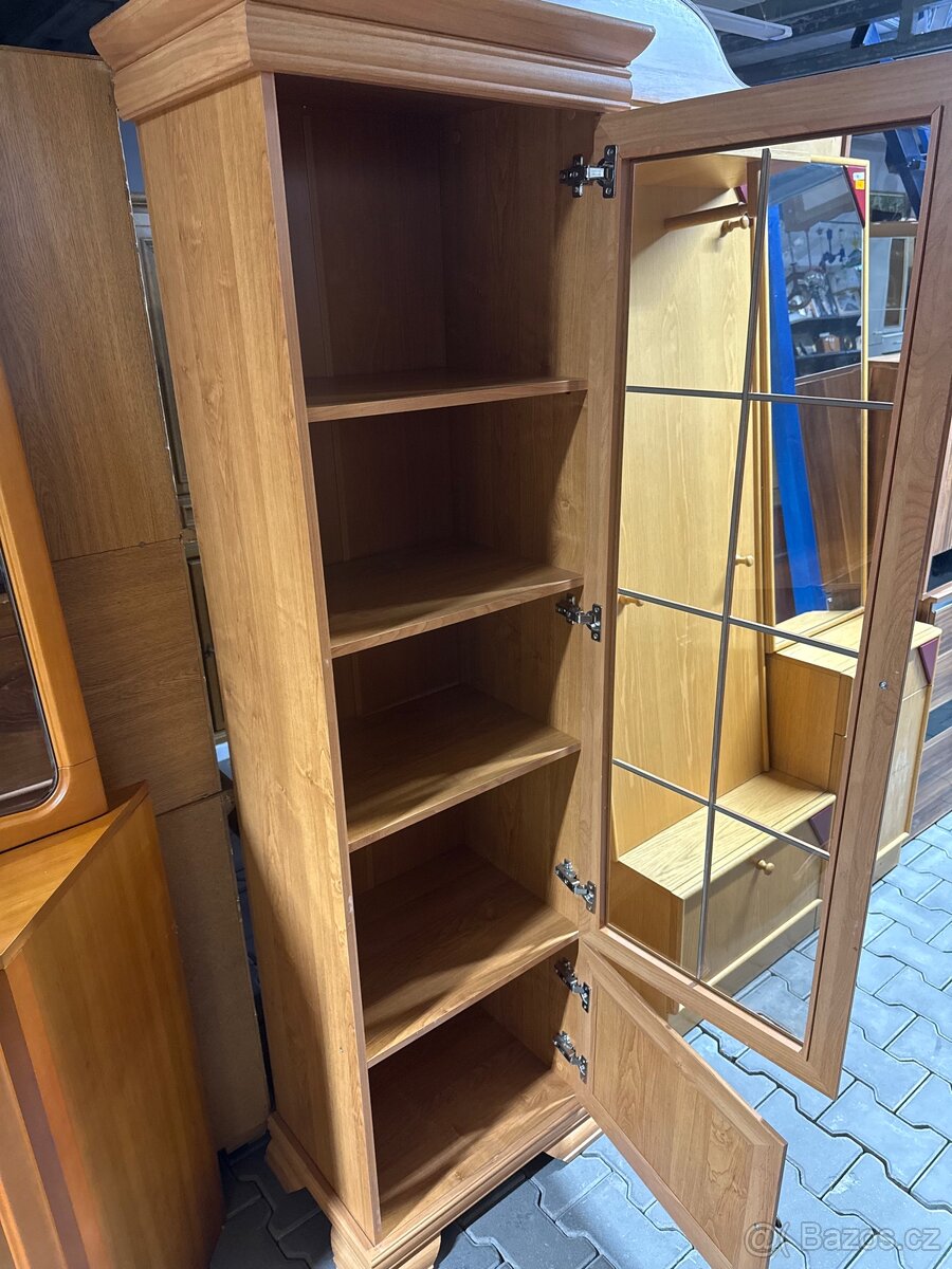 Vitrína - 3