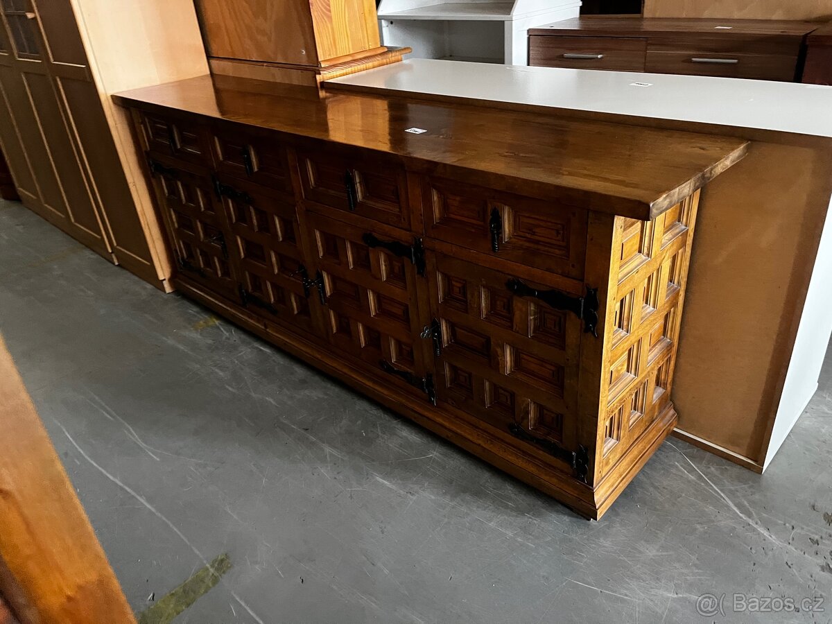 Komoda - 3