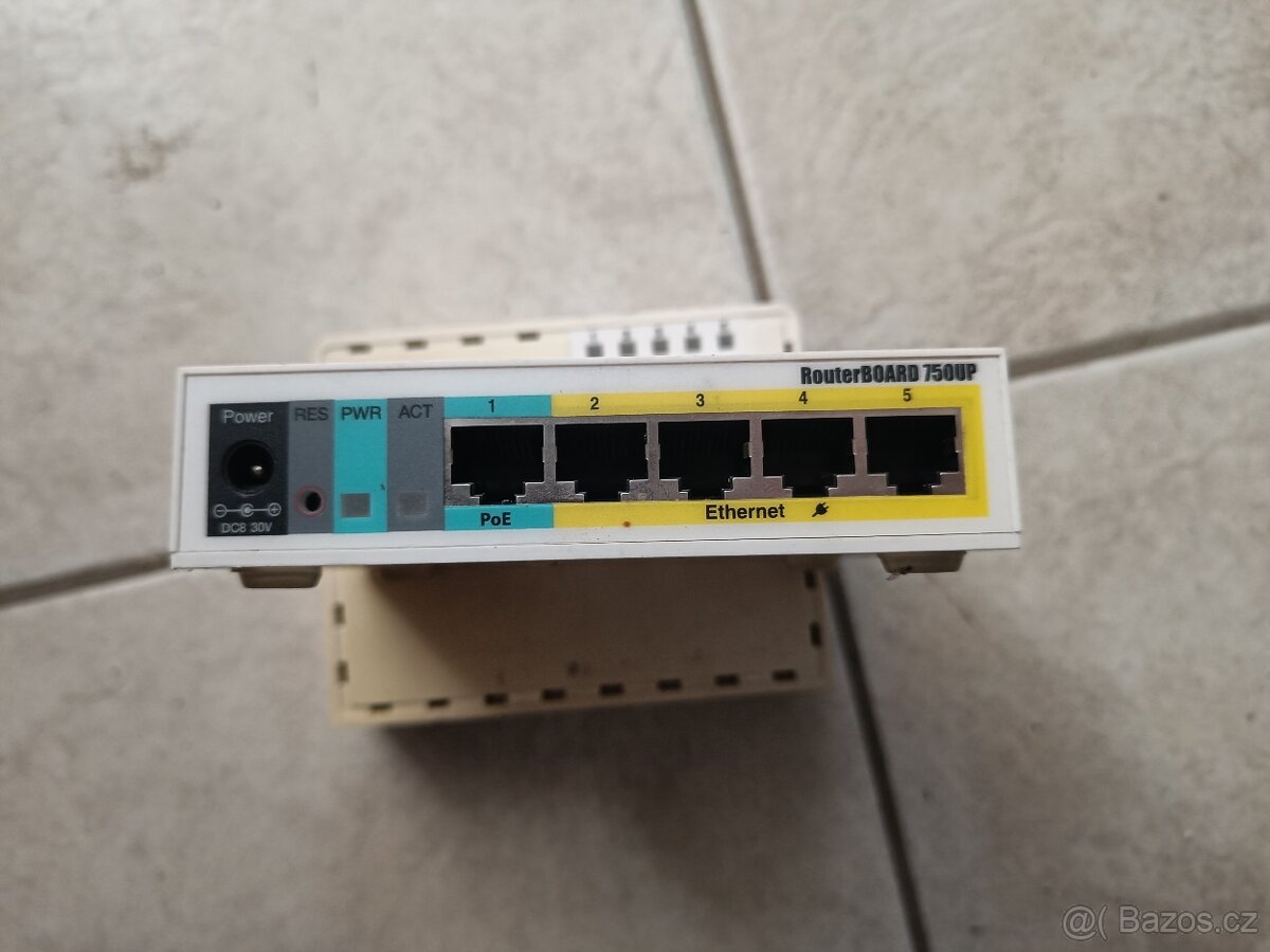 MIKROTIK RouterBOARD RB750UP - 3