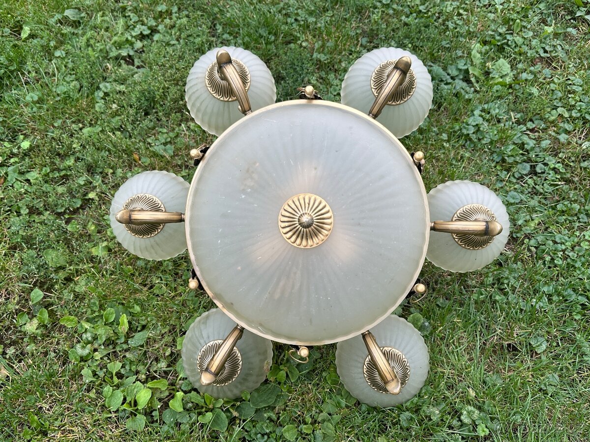 Krásně zdobený lustr a stropnice - 3