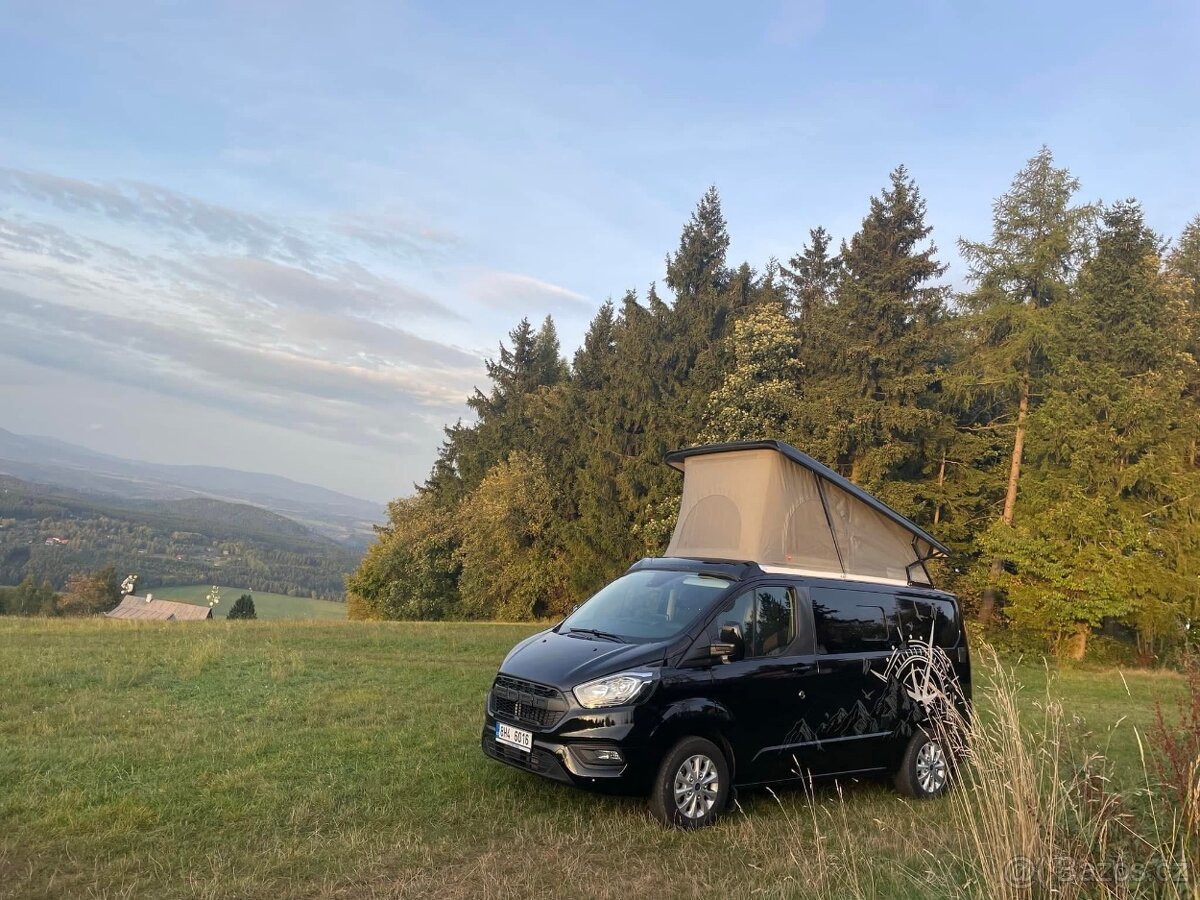 Obytná dodávka Ford Custom, výborný stav, najeto 14700km