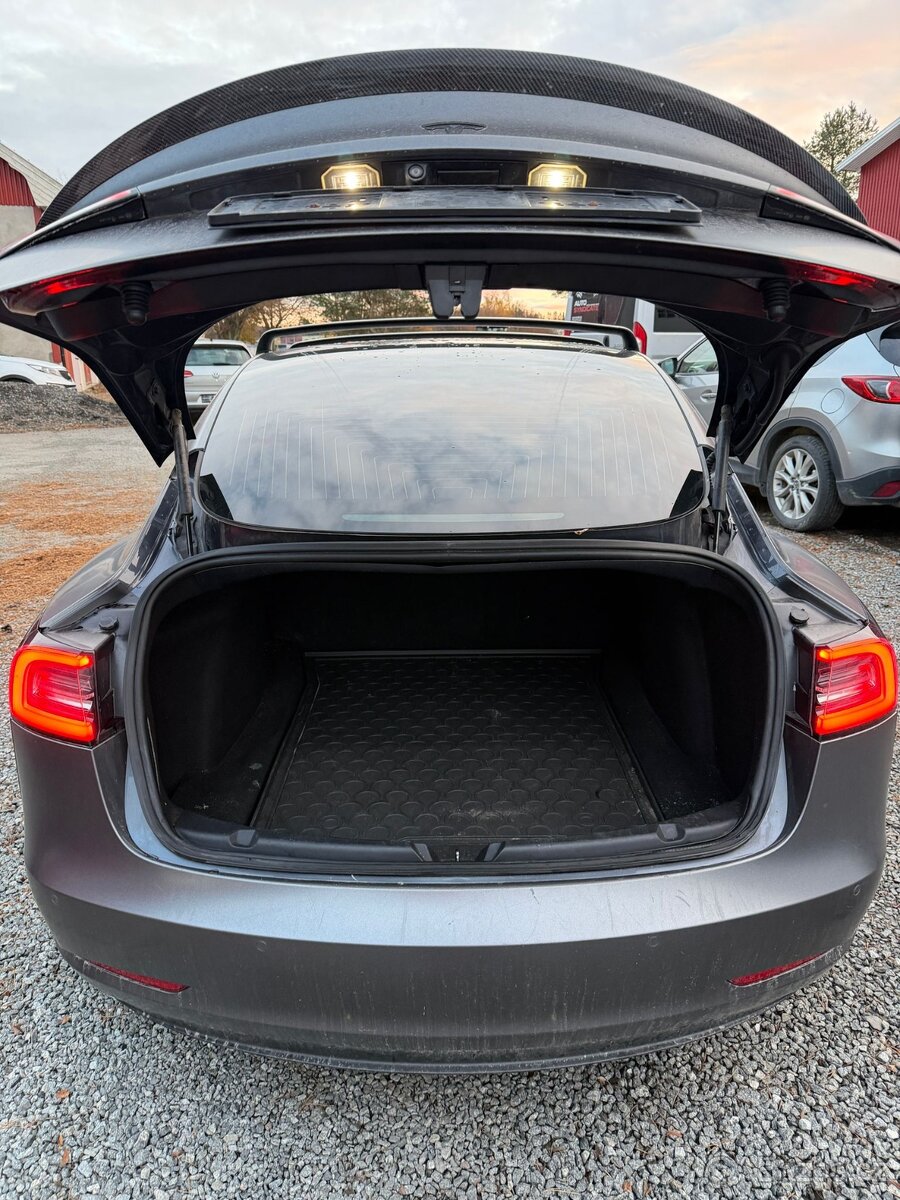 Tesla 3 AWD Long Range - 3