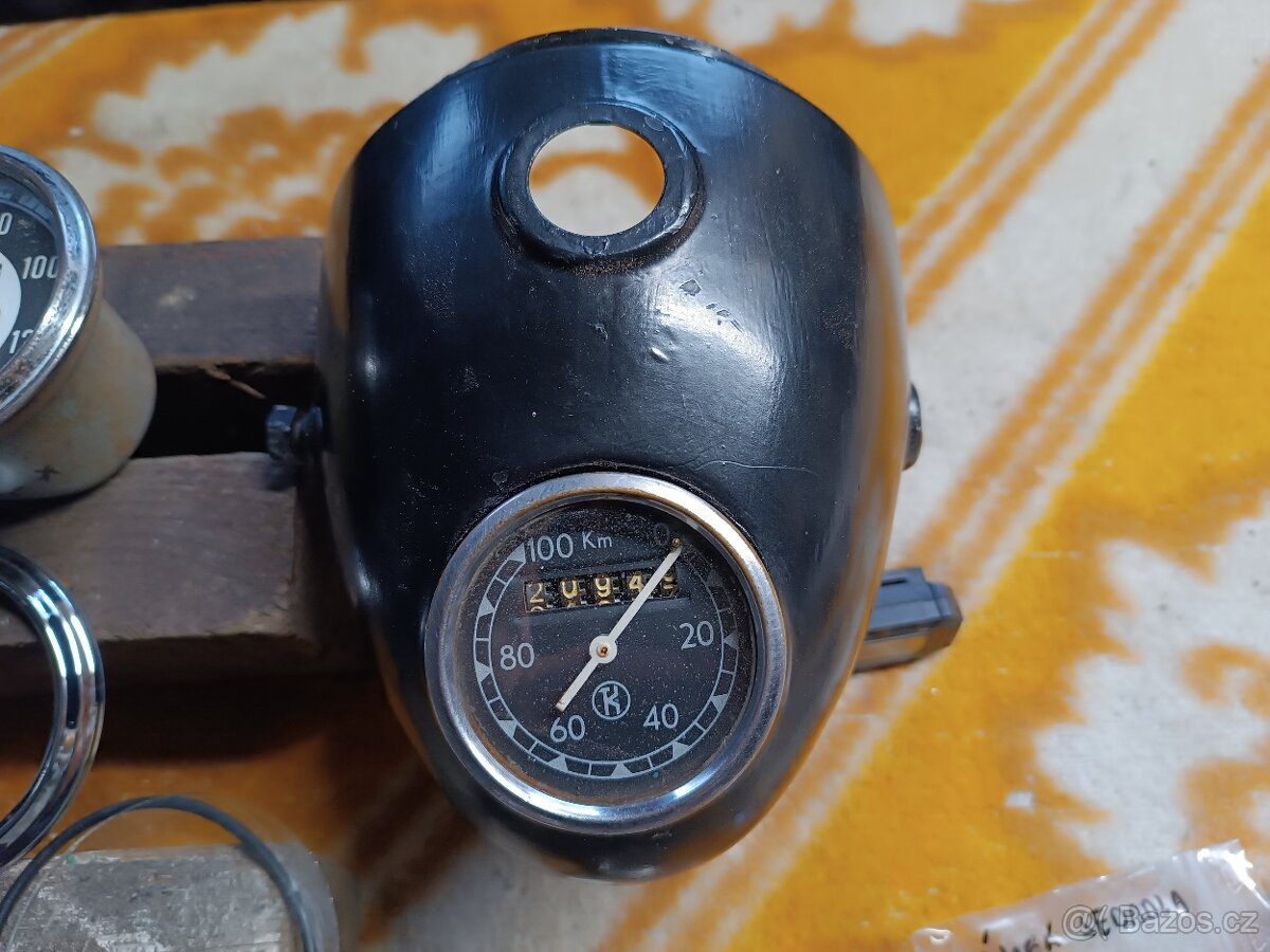 Tachometr Jawa,zámek ,matice,sítko, zajištění sedadla,maska, - 3
