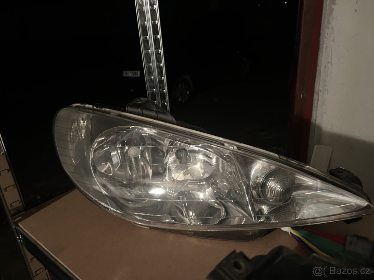 Predni svetla peugeot 206 - 3