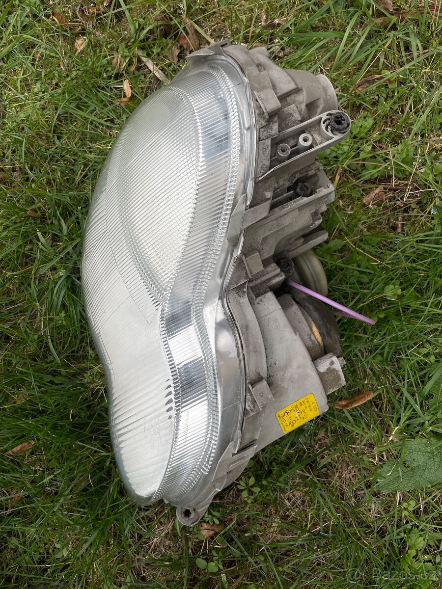 Mercedes-Benz W203 - přední pravé světlo - 3