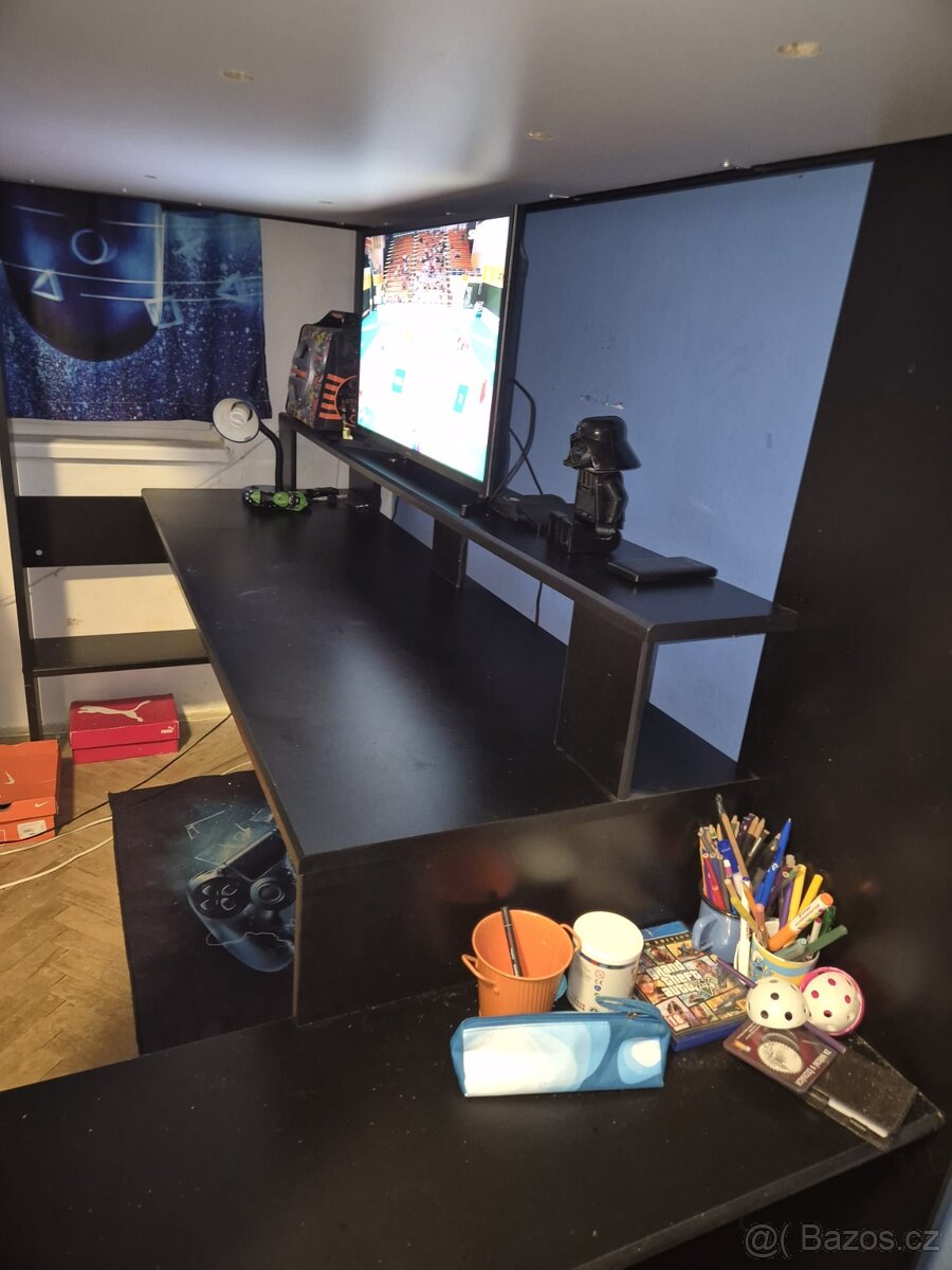 Patrová postel s policemi a stolem - 3