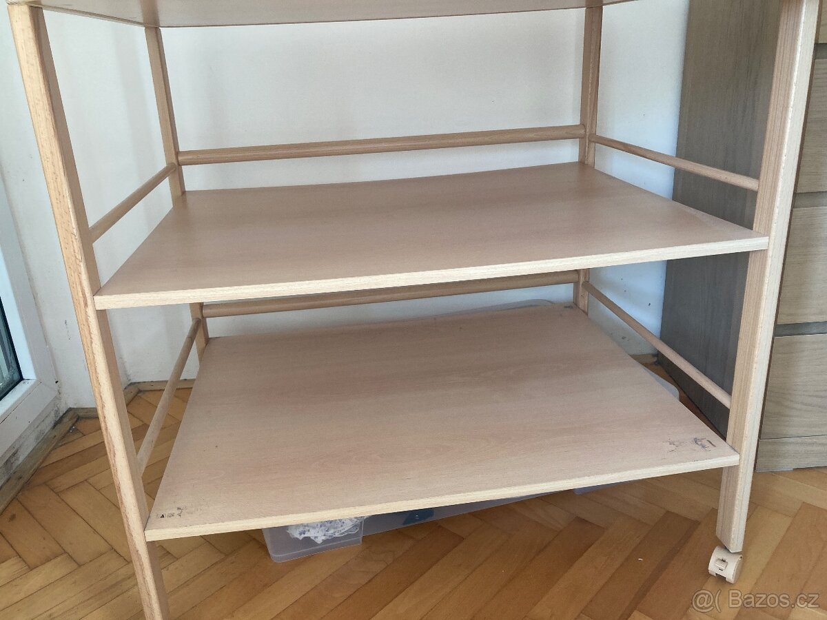 Přebalovací pult s policemi - 3