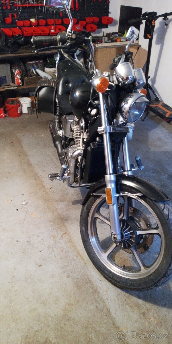 Honda shadow 700 - 3