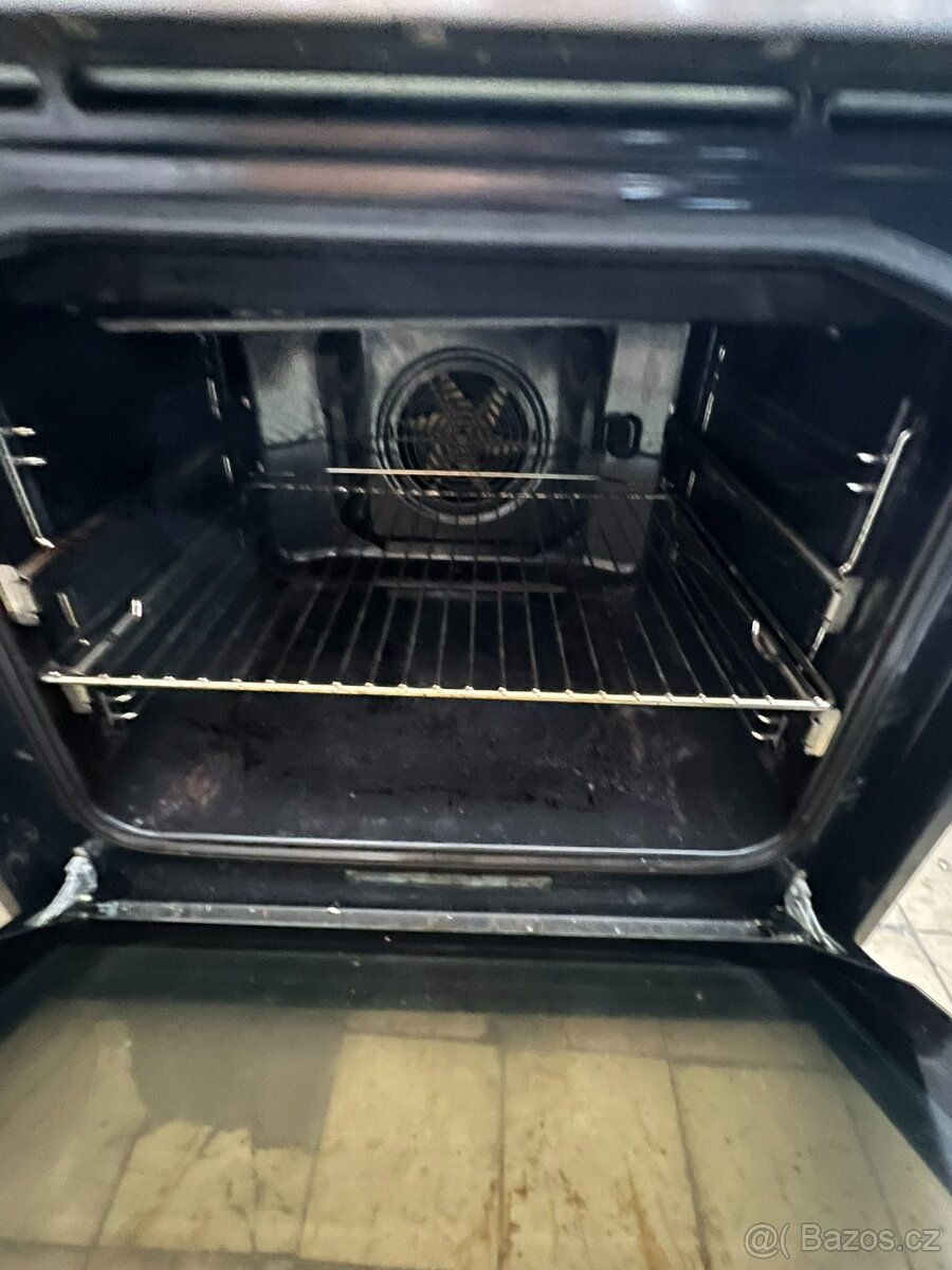 Vestavěna elektrická trouba - 3
