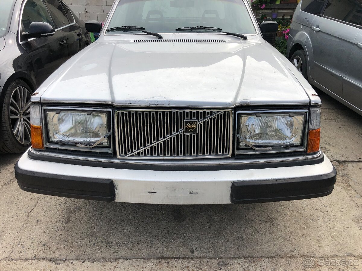 Volvo 262 Coupé Bertone Italia (AUTOMATIC) - 3