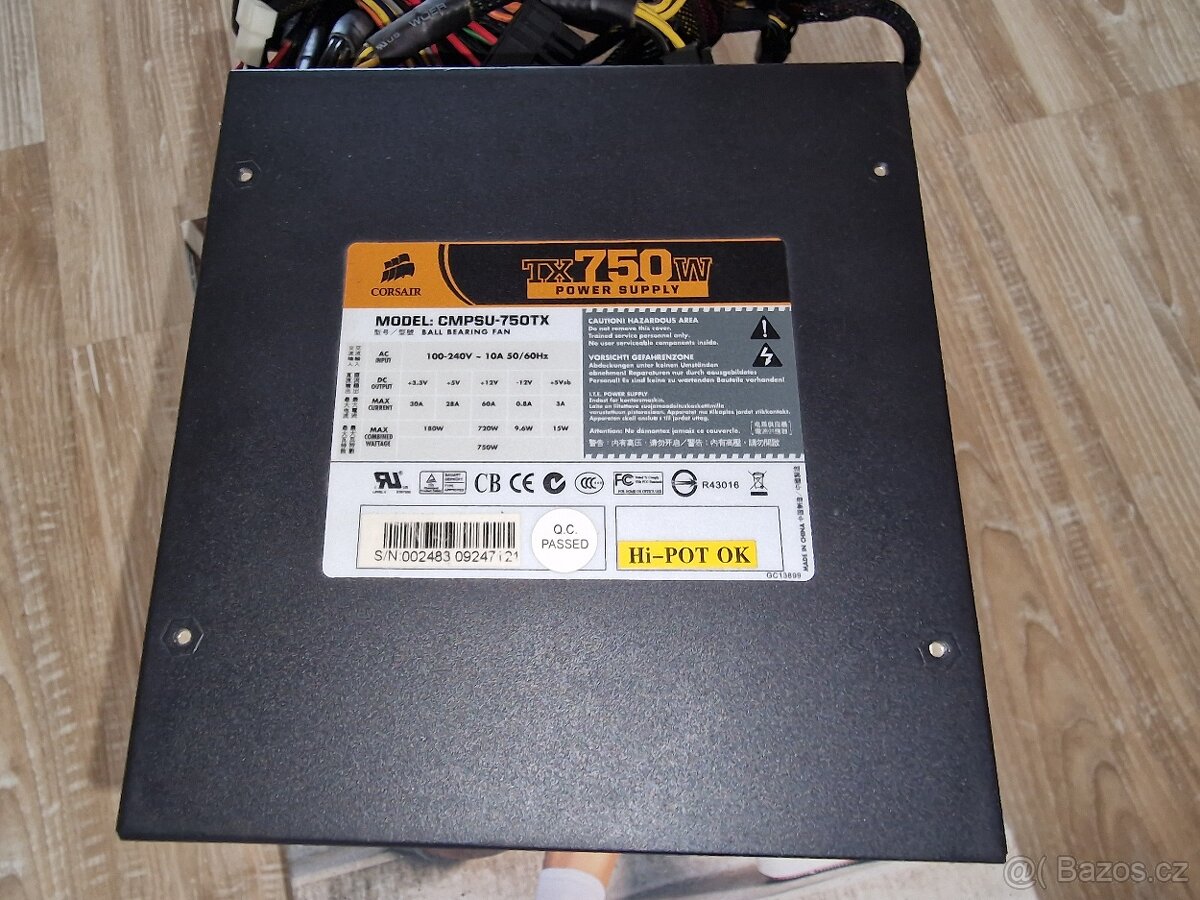 Napajecí zdroj Corsair TX750 W - 3
