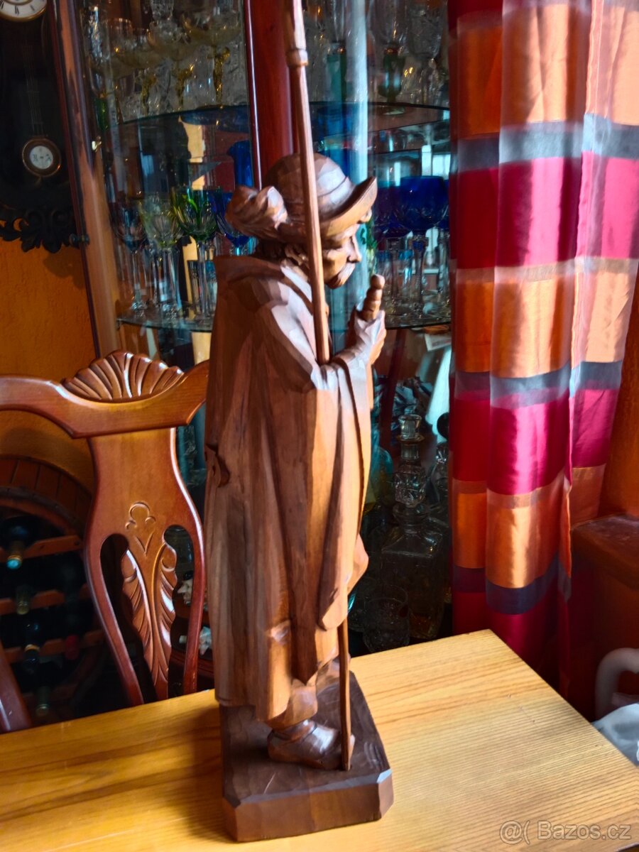 Hezká, větší stará vyřezávaná socha - ponocný, cel - 3