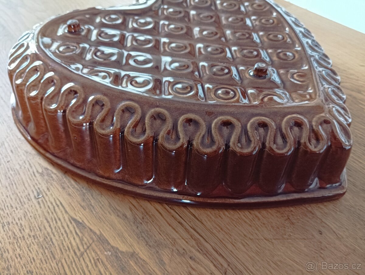 KERAMICKÁ FORMA VE TVARU SRDCE - 3