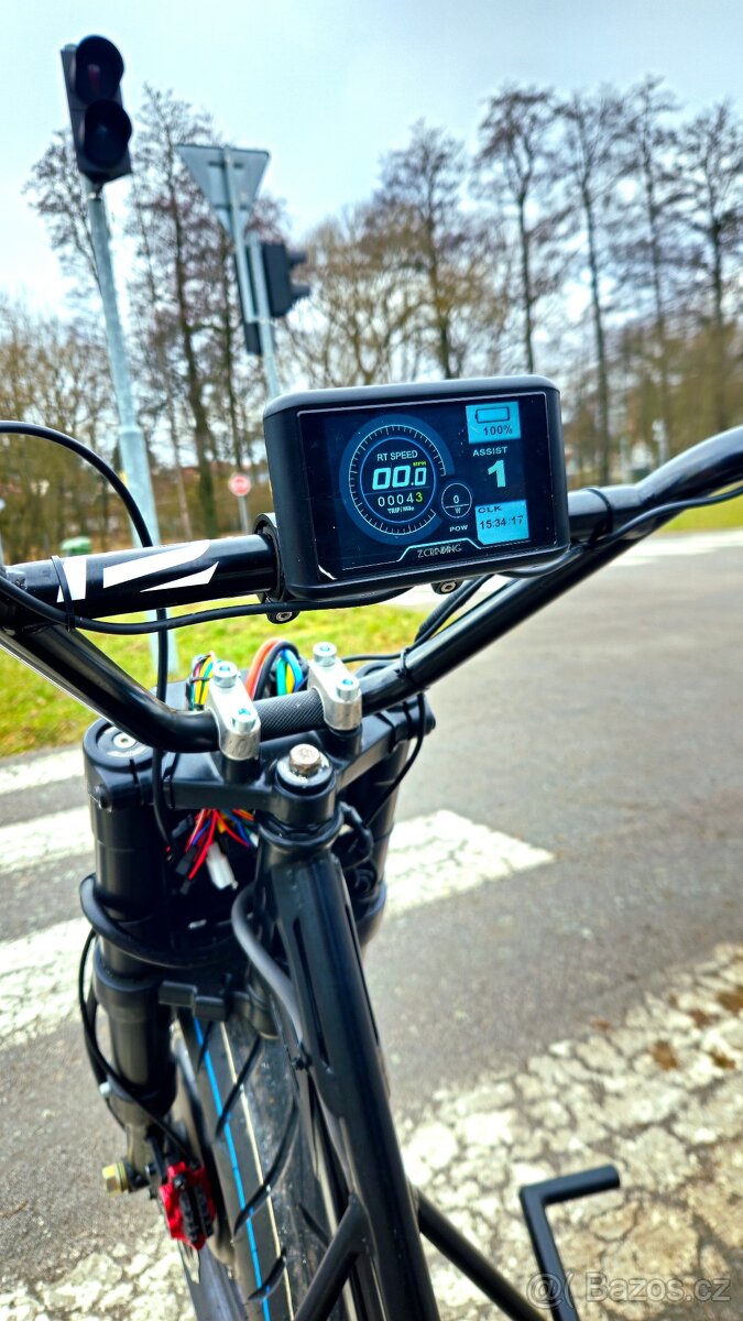 Elektrická driftovací tříkolka - 3