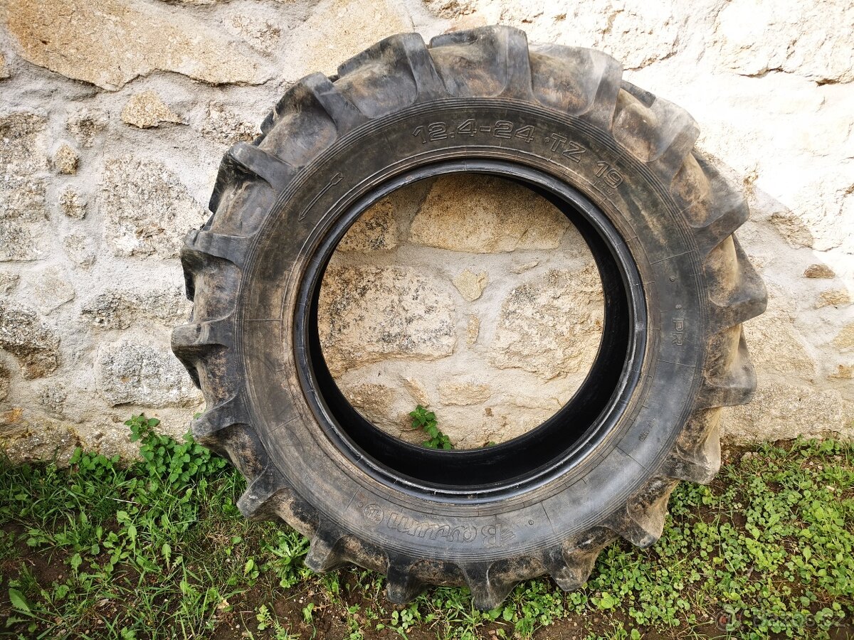 prodám pneu traktorové přední - 3