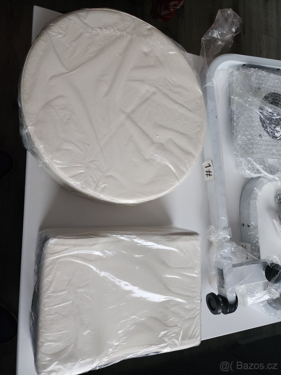 Pedikérská stolička s opěrkou nohy a odsáváním prachu - 3