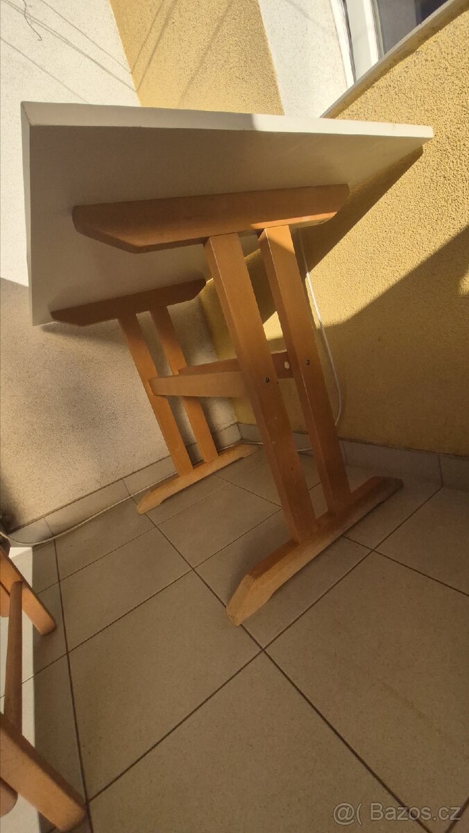 Psací stůl v dobrém stavu. - 3