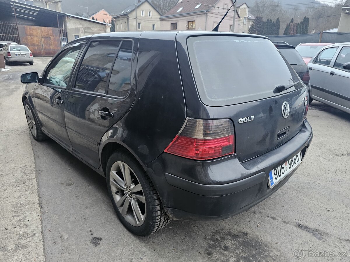 Volkswagen Golf - 3