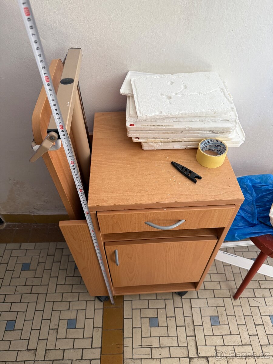 noční stolek na kolečkách - 15ks - 3