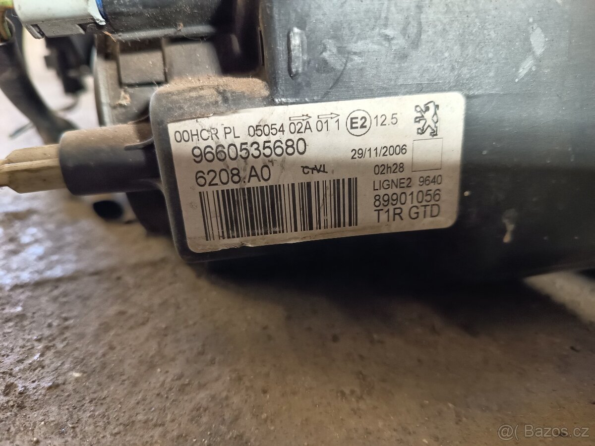 Peugeot 206 levé předni světlo - 3