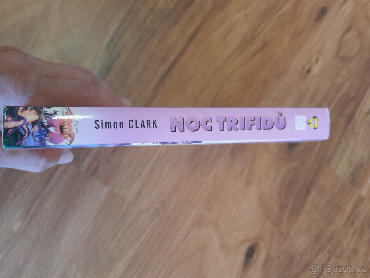 Kniha scifi Simon Clark, Noc trifidů - 3