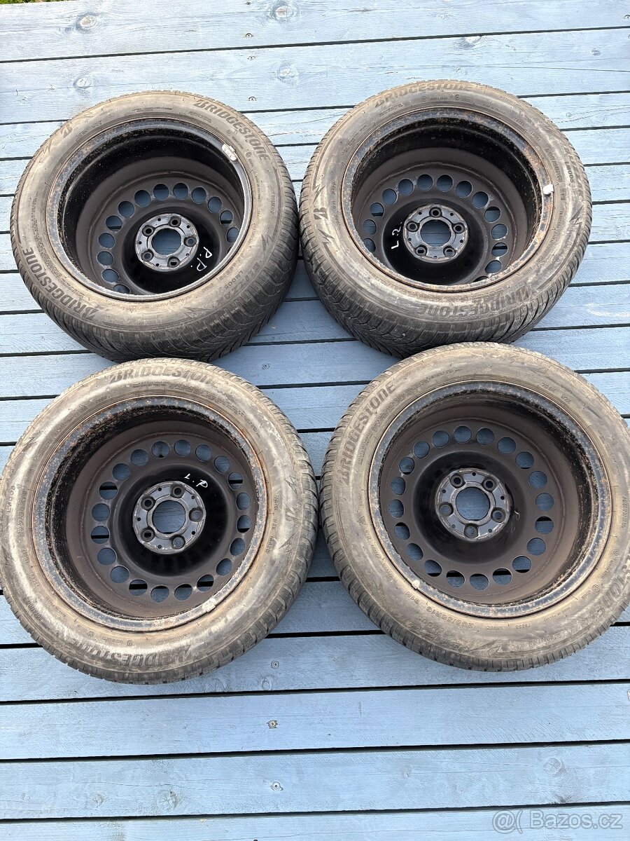 Zimní pneu Bridgestone 205/55 R16 + Orig. plechová kola a po - 3