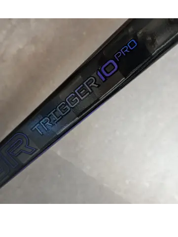 HOKEJKA CCM TRIGGER 10 PRO - 3