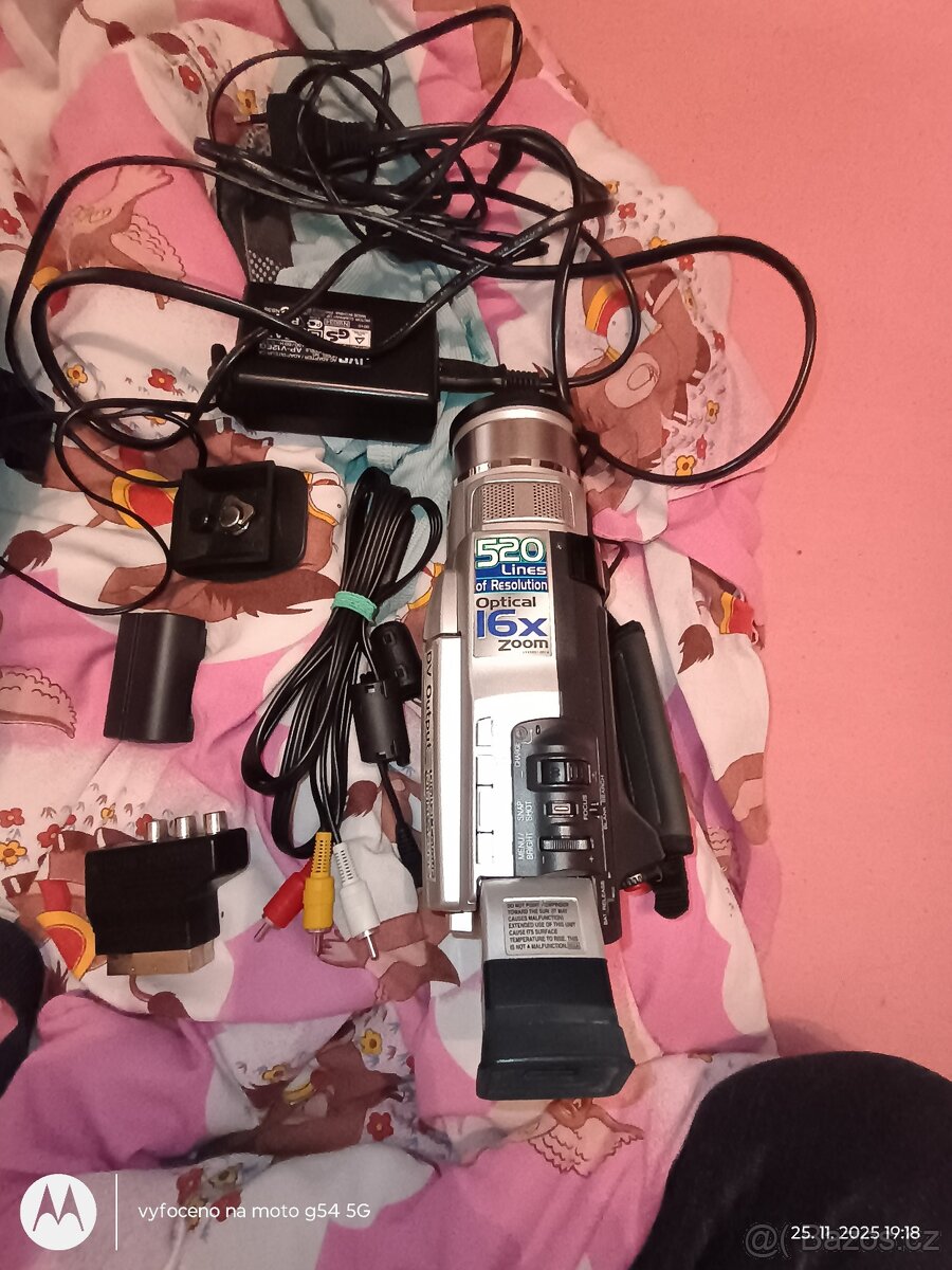 Videokamera JVC mini DV - 3