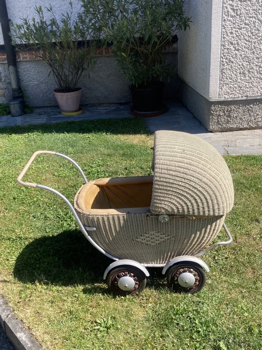 Detsky kocarek Prvni republika Starozitny - 3