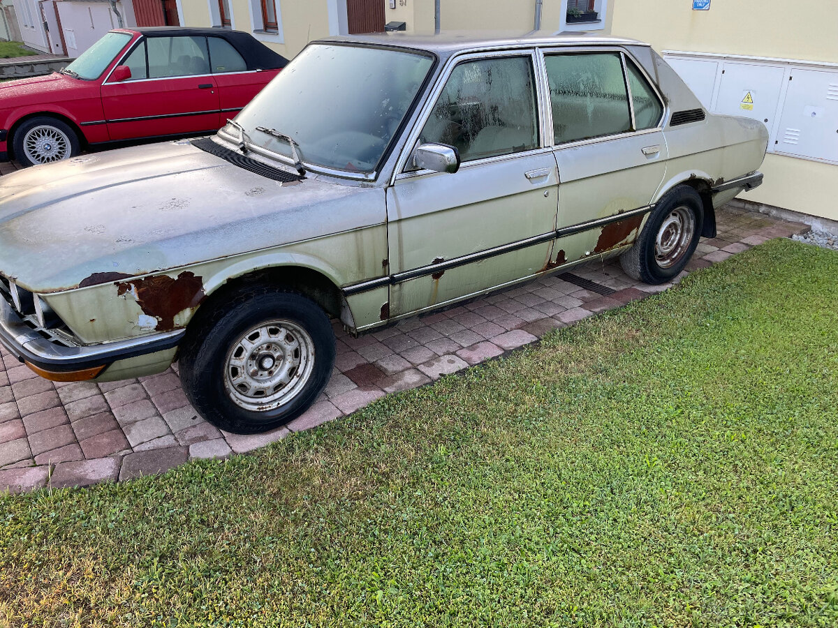 BMW 5 E12 cele auto na nahradní dily - 3