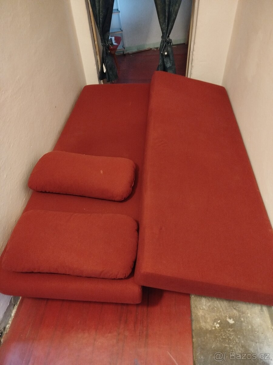 Rozkládací pohovka s úložným prostorem - 3