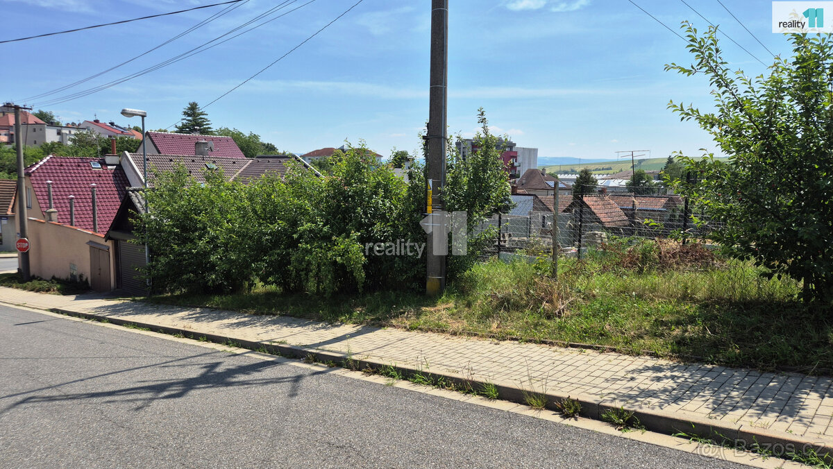 Rodinný dům se zahradou a garáží - 3