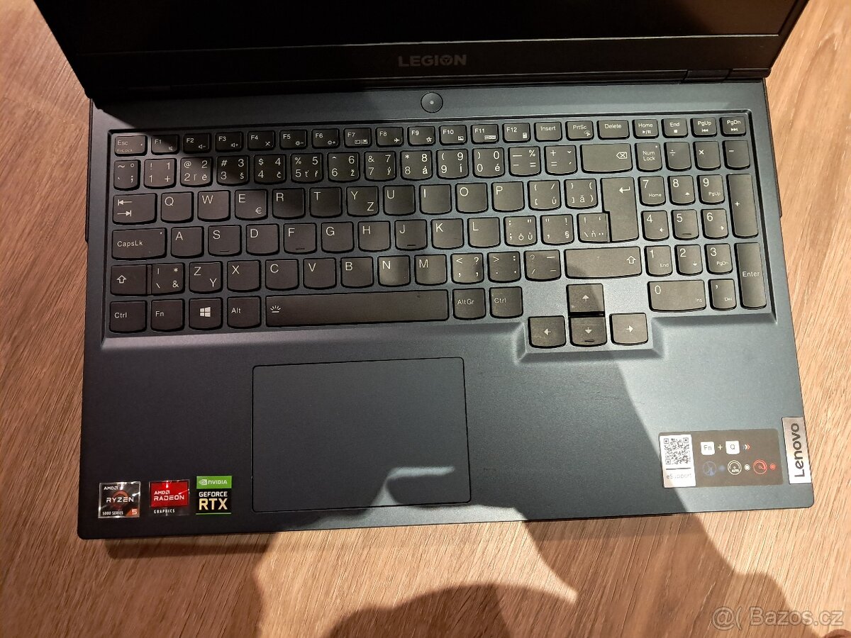 Nabízím herní notebook Legion s pouzdrem - 3