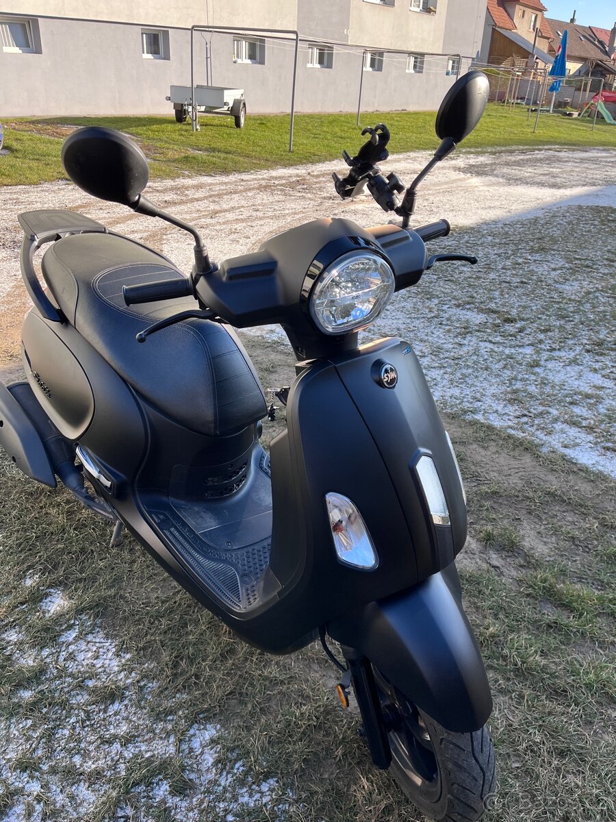 Sym Fiddle 125 skútr v retro stylu - 3